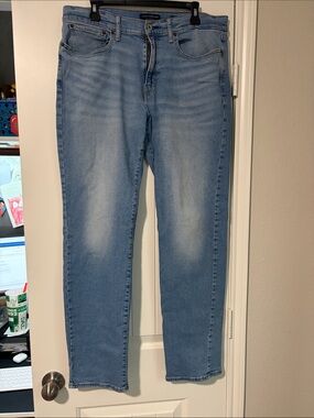 Lucky Brand Light Wash Straight Leg Jeans - Blue